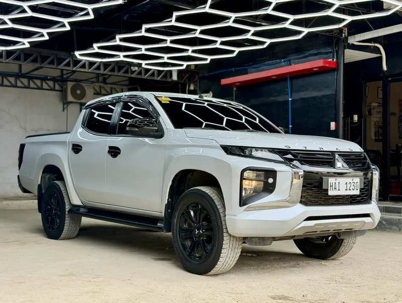 2023 Mitsubishi Strada GLS 4x2 A/T