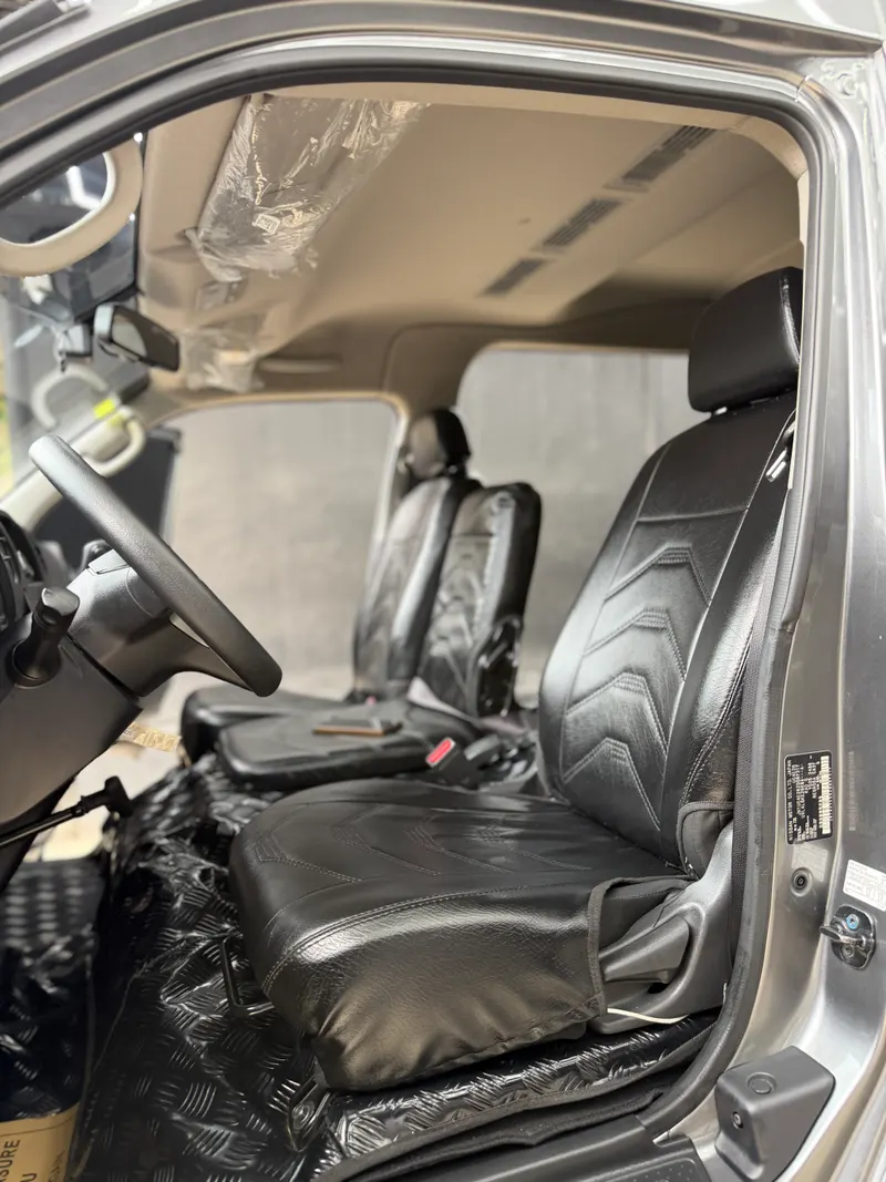 2025 Nissan Urvan NV350 Premium A/T