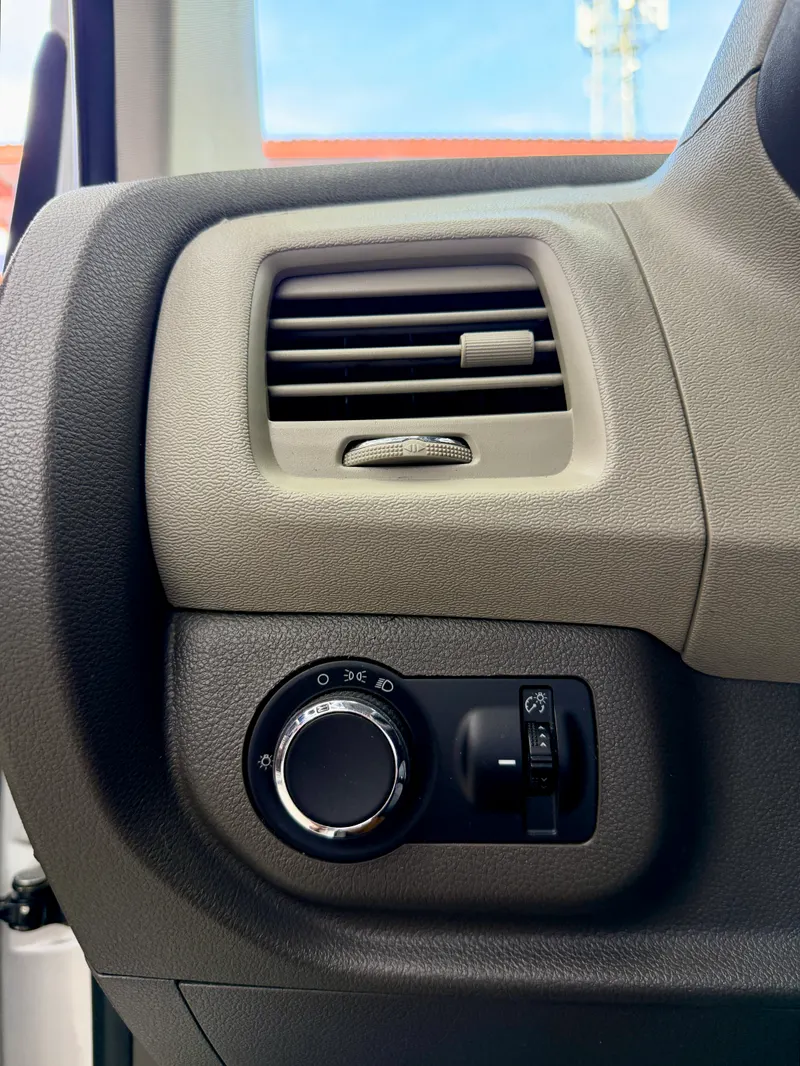 2015 Chevrolet Spin LS M/T 