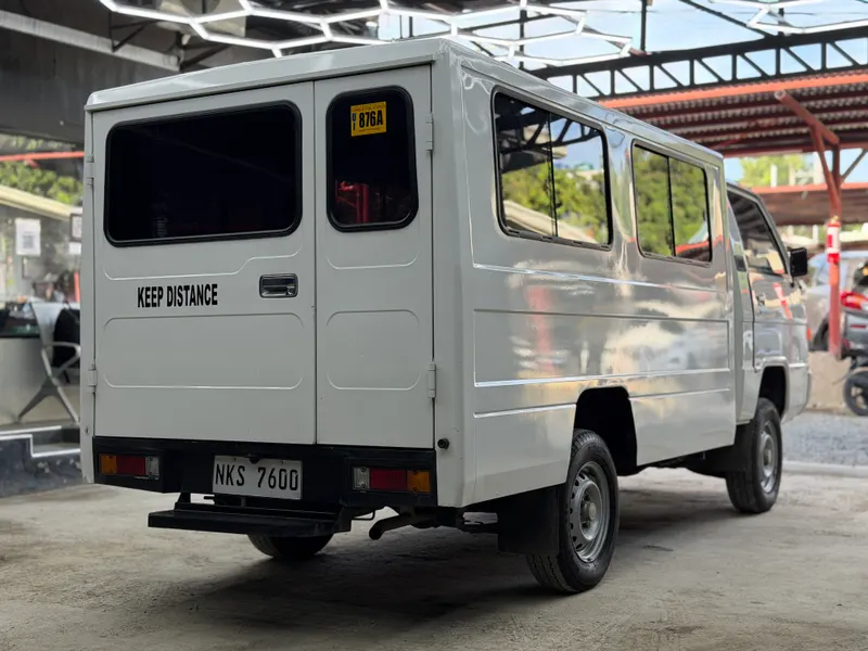 2025 Mitsubishi L300 FB Dual AC M/T